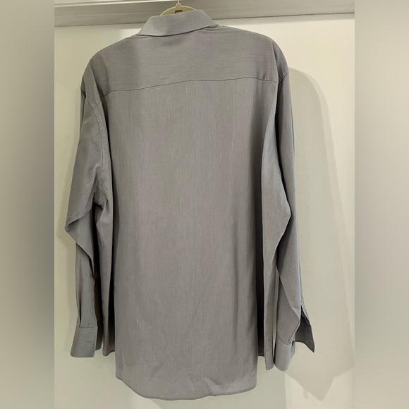 Mens dress shirt by Geoffrey Beene. Size 18-34/35 classic fit. EUC - Picture 3 of 3